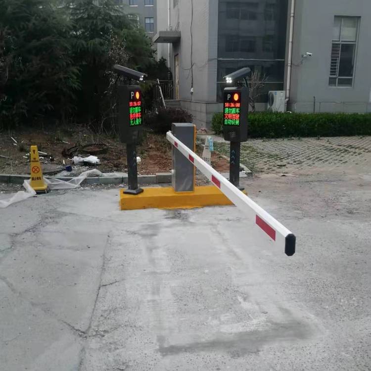 城陽小區(qū)智能車牌識別停車系統(tǒng)與門禁道閘報價深度分析